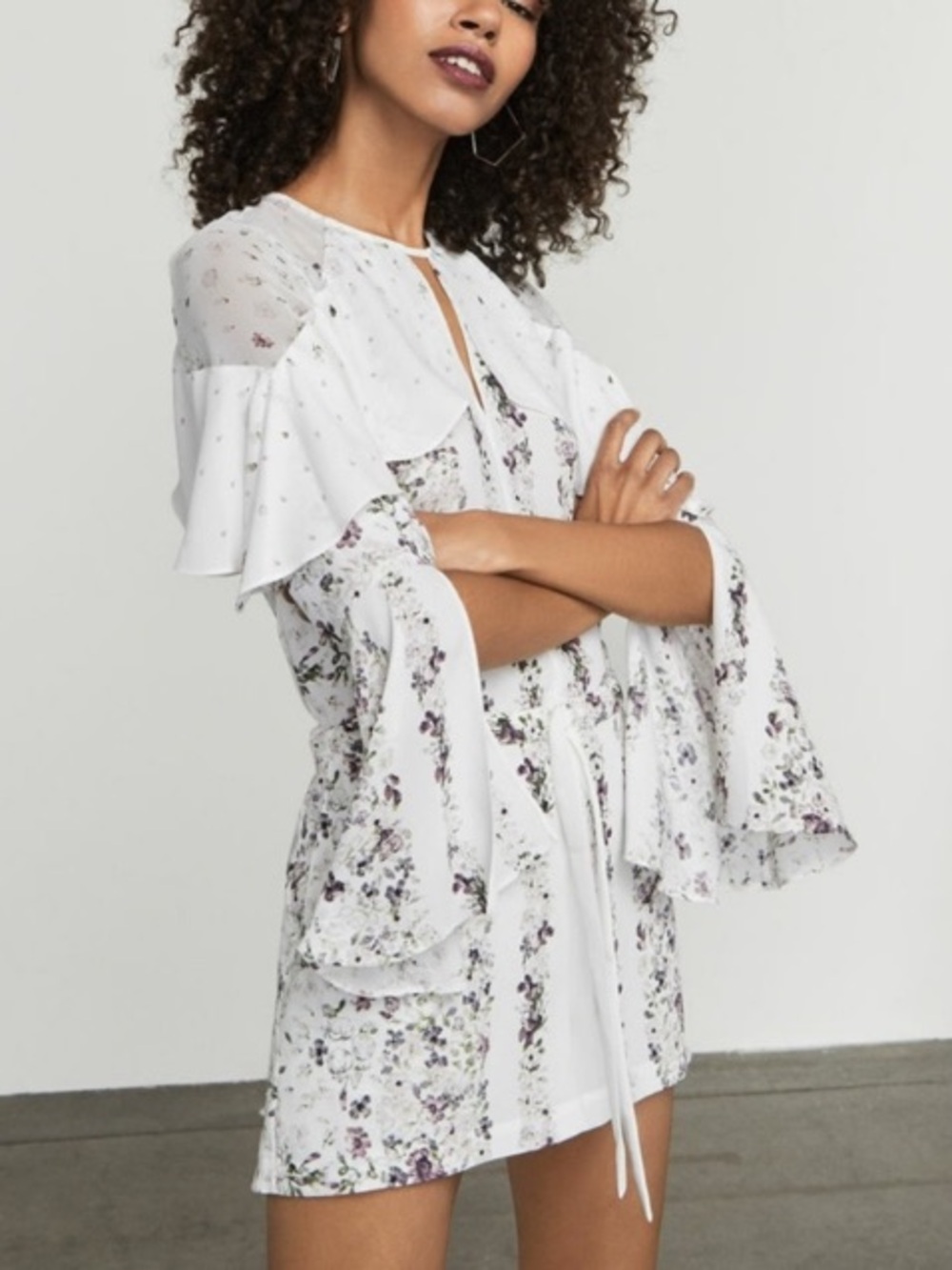 BCBGMaxAzria White Floral Tie-Waist Romper Woman’s XXS